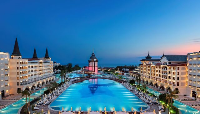 رشد بی سابقه درآمدهای  توریستی ترکیه در نیمه نخست 2024