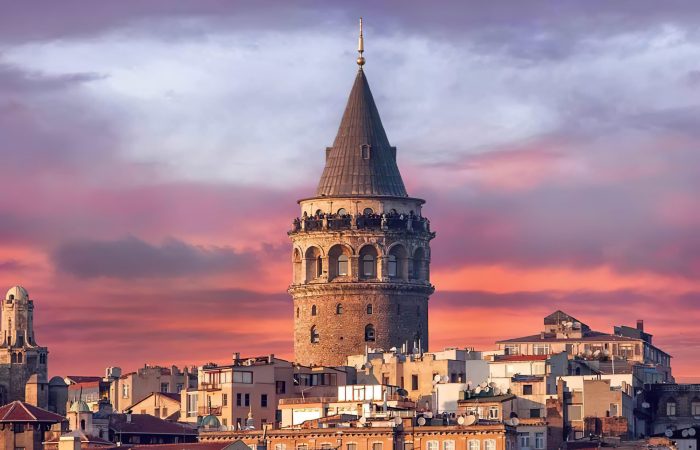 برج گالاتا نگینی در قلب استانبول