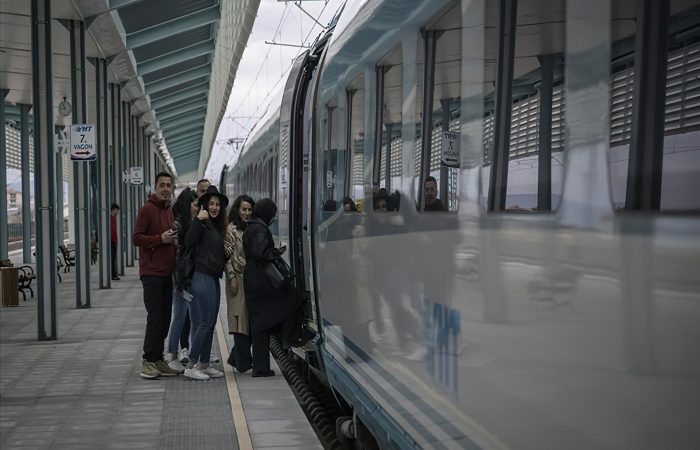 سفرهای ارزان قیمت برای جوانان 3.8 میلیون نفر با 15 درصد تخفیف سفر کردند