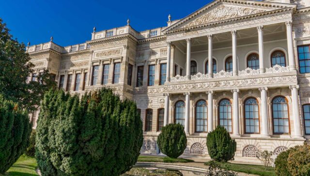 شاهکار معماری کاخ دولماباهچه در استانبول